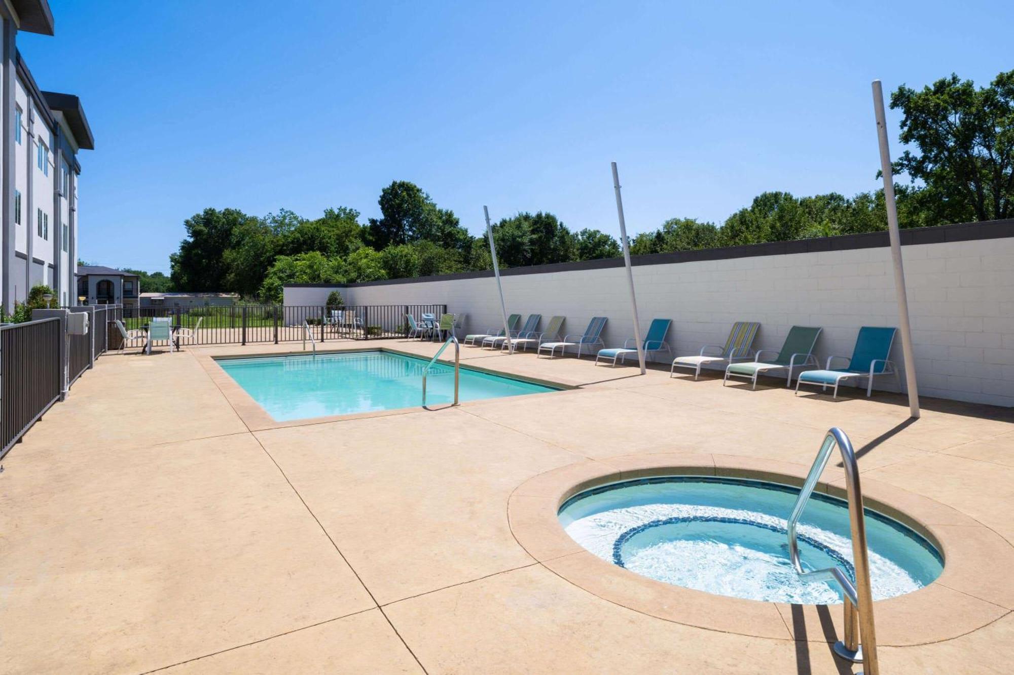Hotel La Quinta By Wyndham Muskogee Exterior foto
